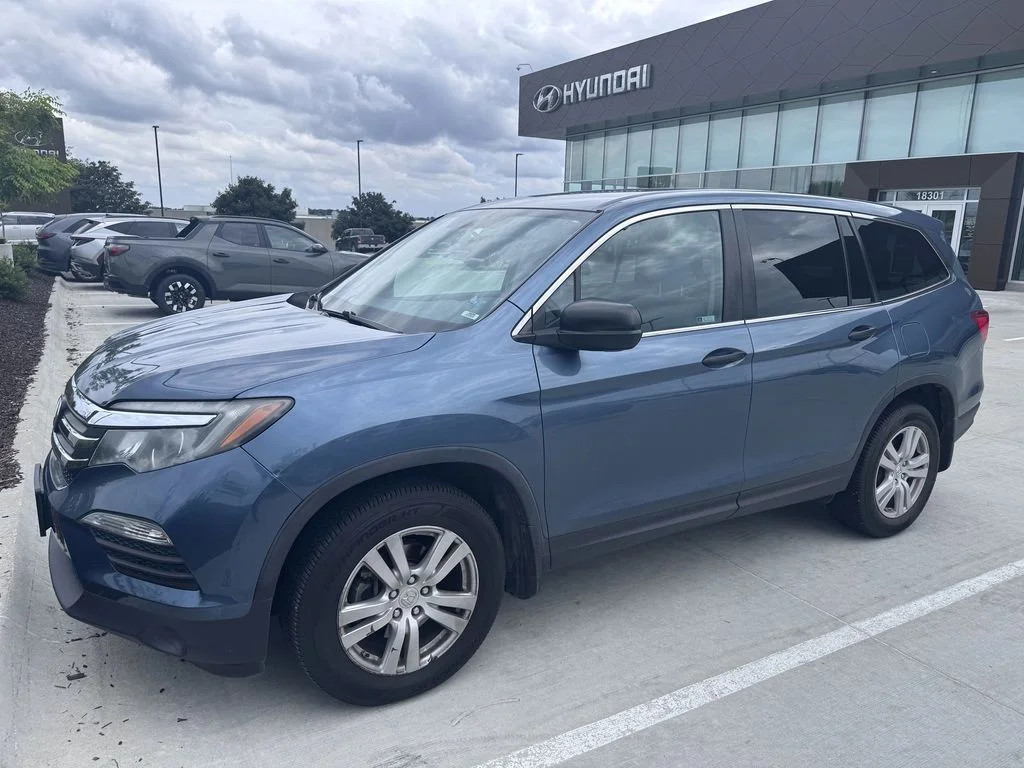 Used 2018 Blue Honda LX image 1