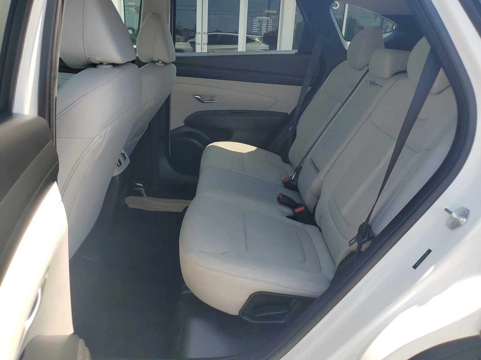 Used 2025 White Hyundai SEL image 21