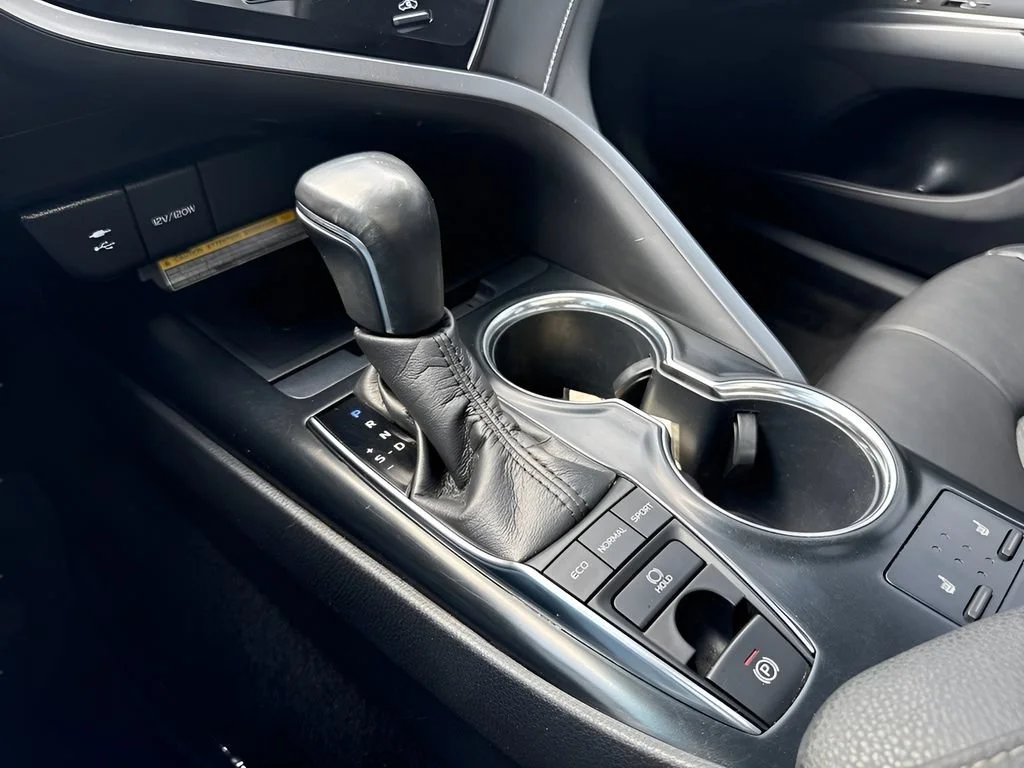 Used 2019  Toyota XSE image 19