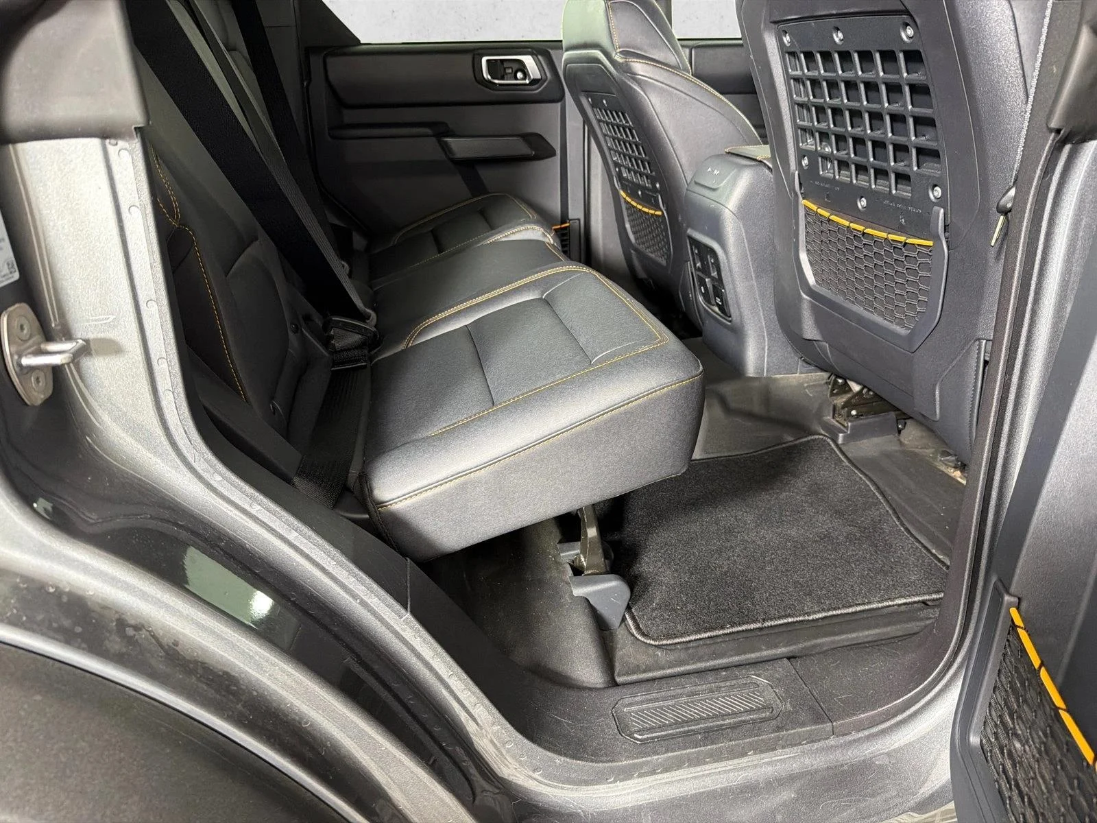 Used 2024 Gray Ford Badlands image 16