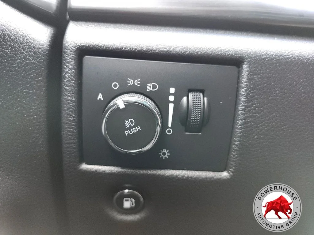 Used 2020 Black Jeep Altitude image 26