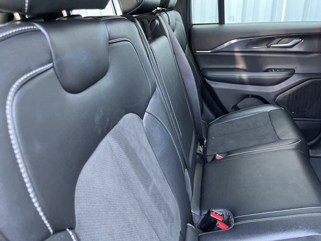 Used 2023 Silver Jeep Altitude X image 41