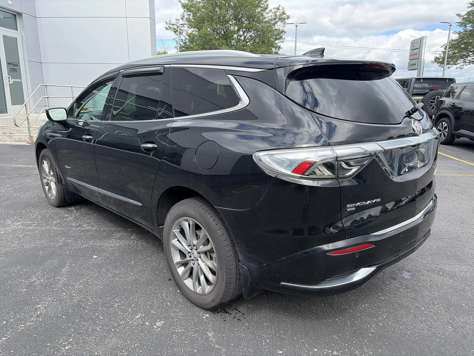 Used 2023 Ebony Twilight Metallic Buick Avenir image 5