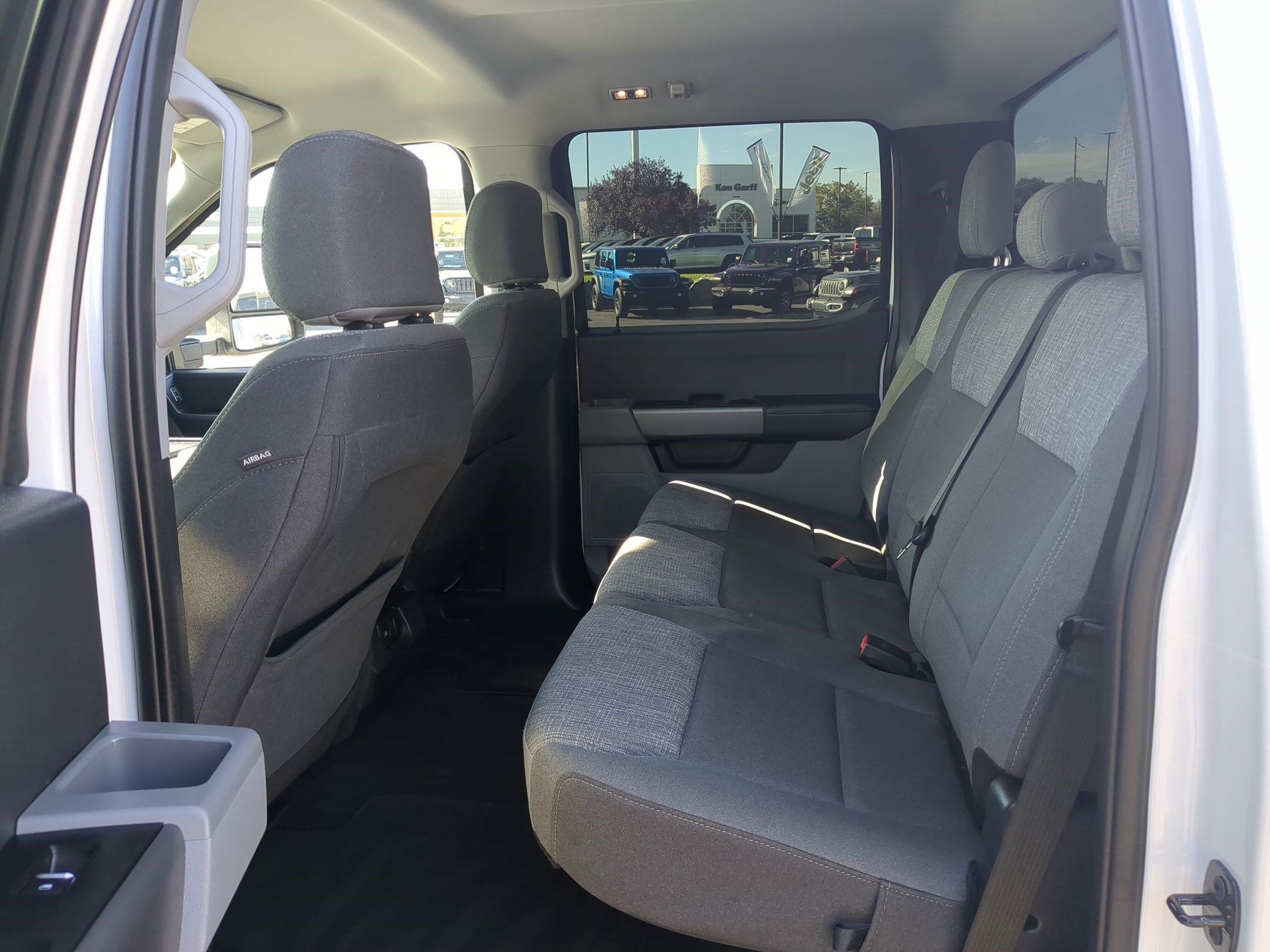 Used 2025 Oxford White Ford XLT image 26
