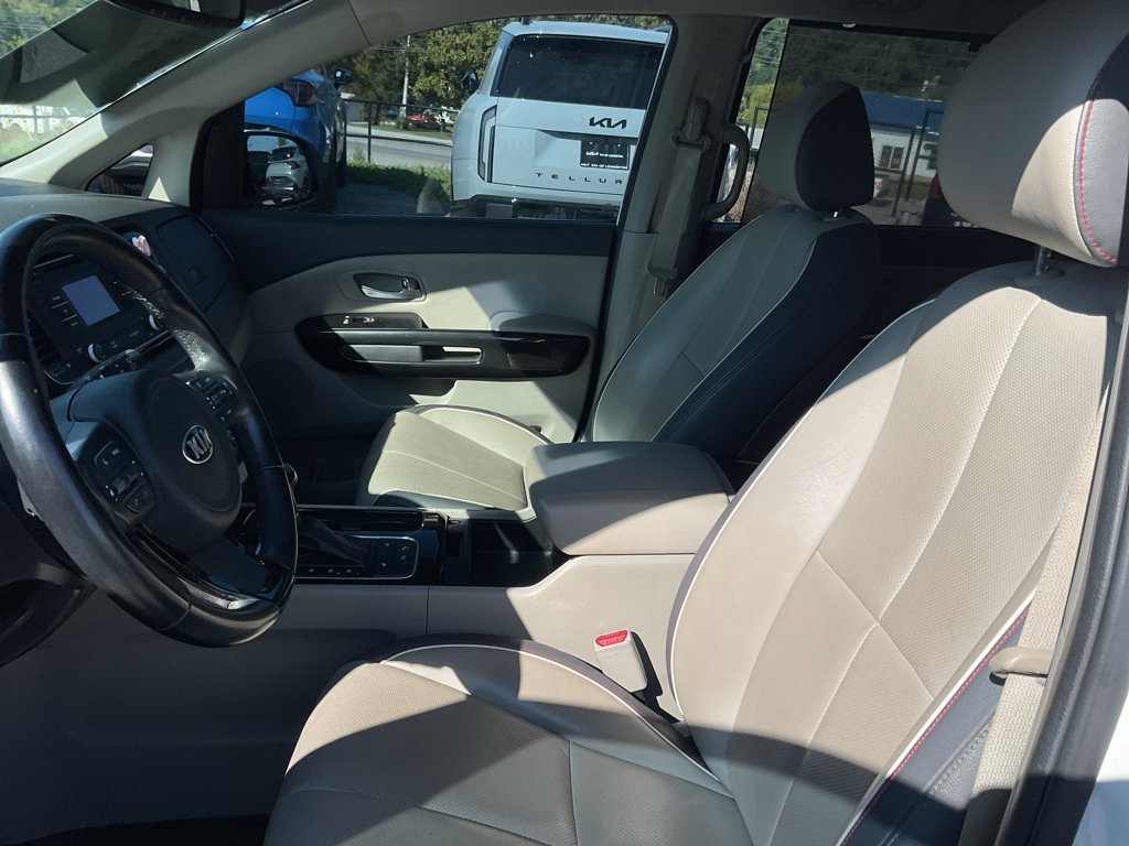 Used 2015 Snow White Pearl Kia EX image 18