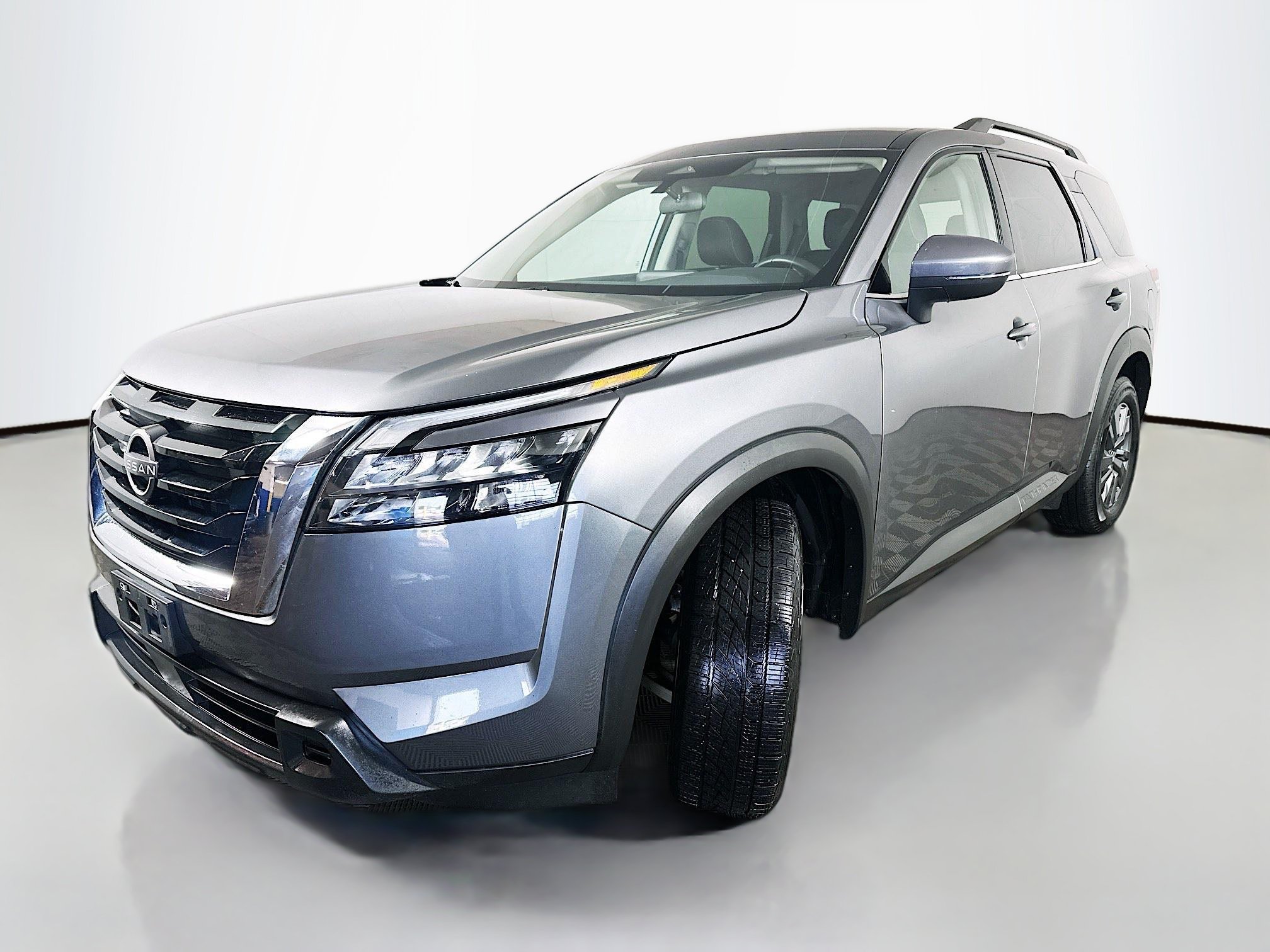 Used 2024 Gun Metallic Nissan SV image 3