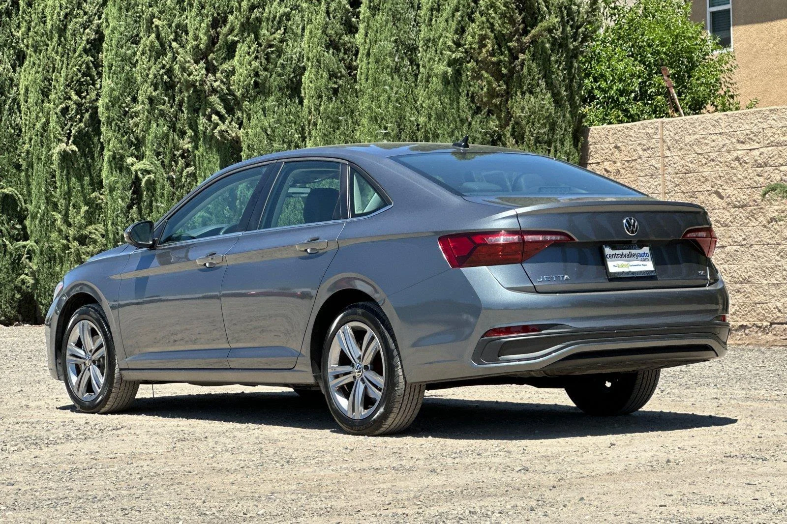 Used 2024 Platinum Gray Metallic Volkswagen SE image 6