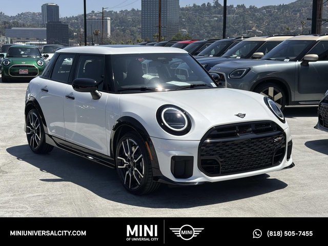 2026 MINI 4 Door Iconic