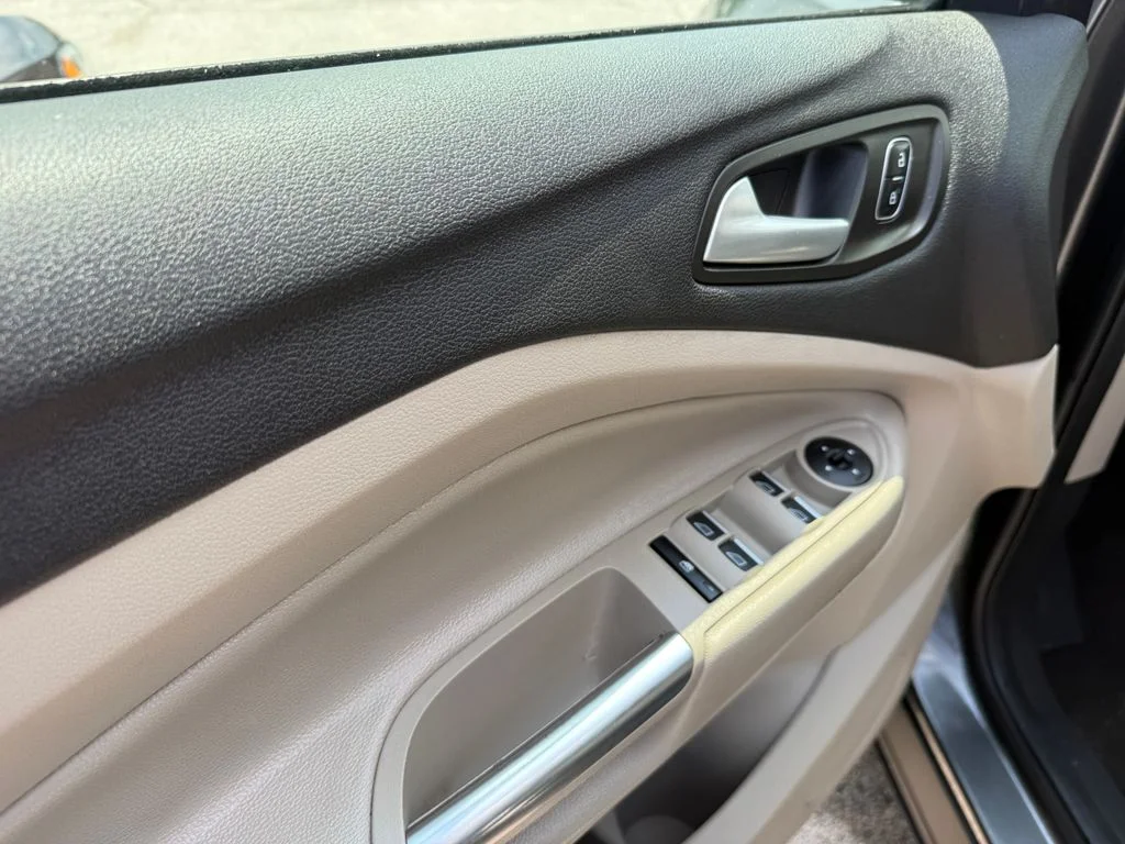 Used 2019 Gray Ford SEL image 33