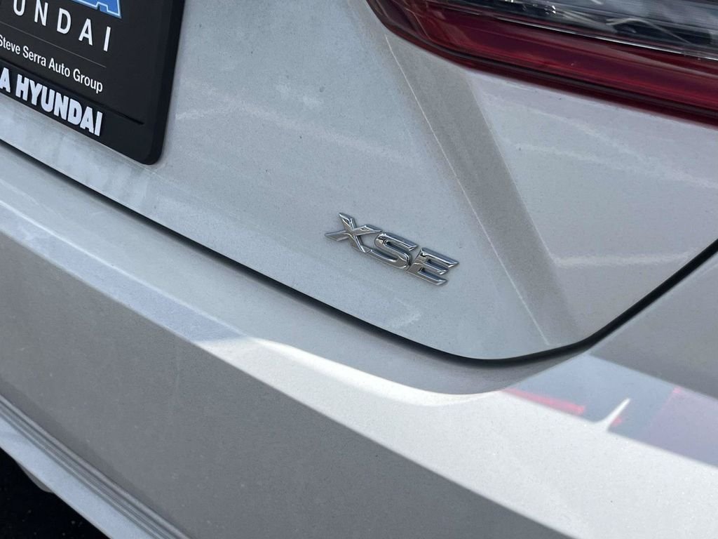 2025 Toyota Camry XSE - Photo 12