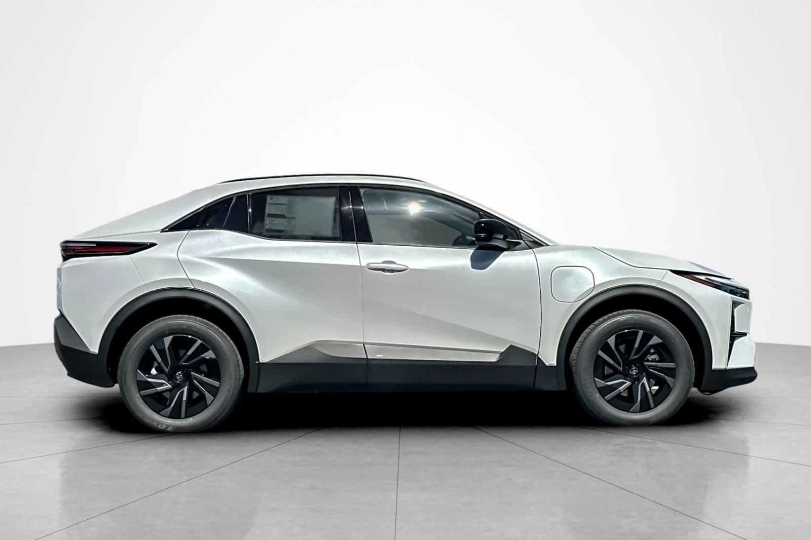 New 2026 Wind Chill Pearl <sup>1</sup> Toyota  SE image 6