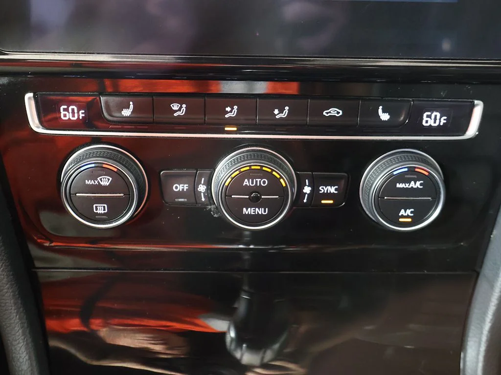 Used 2019 Red Volkswagen DCC & Navigation 4Motion image 46
