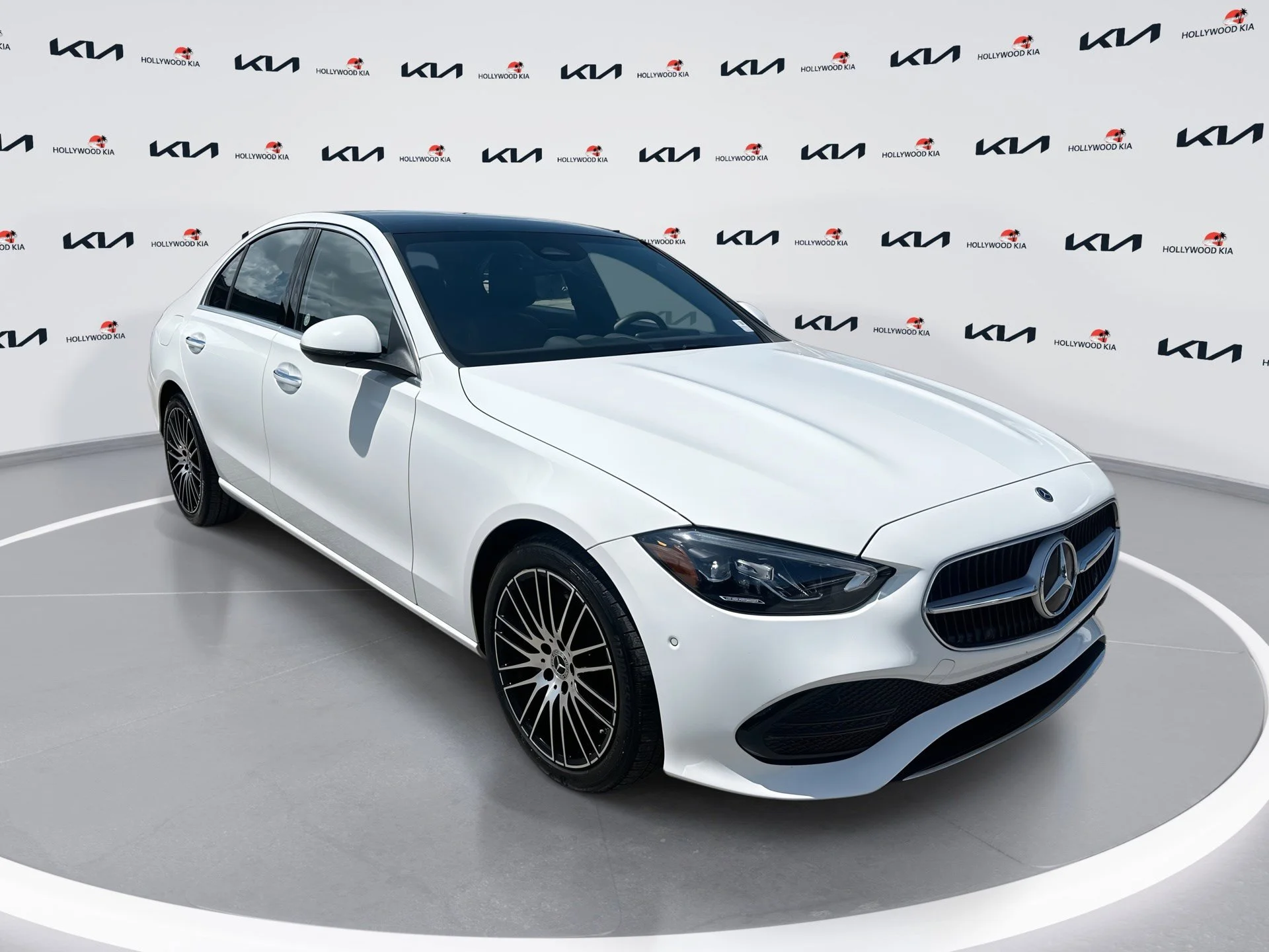 2025 Mercedes-Benz C-Class C 300's photo