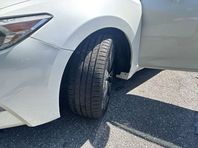 Used 2016 White Nissan SR image 31