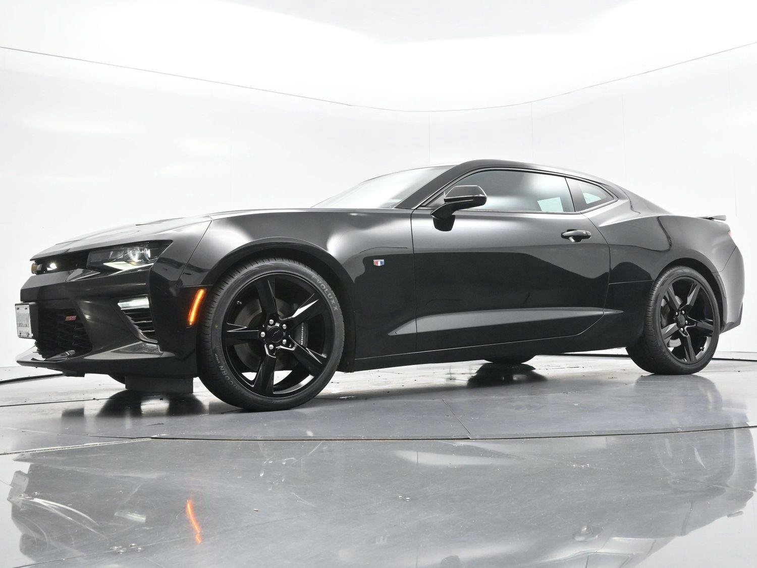 Used 2018 Black Chevrolet 2SS image 46