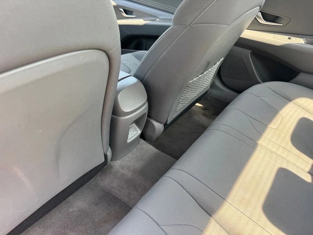 Used 2025 Black Hyundai SEL Convenience image 16
