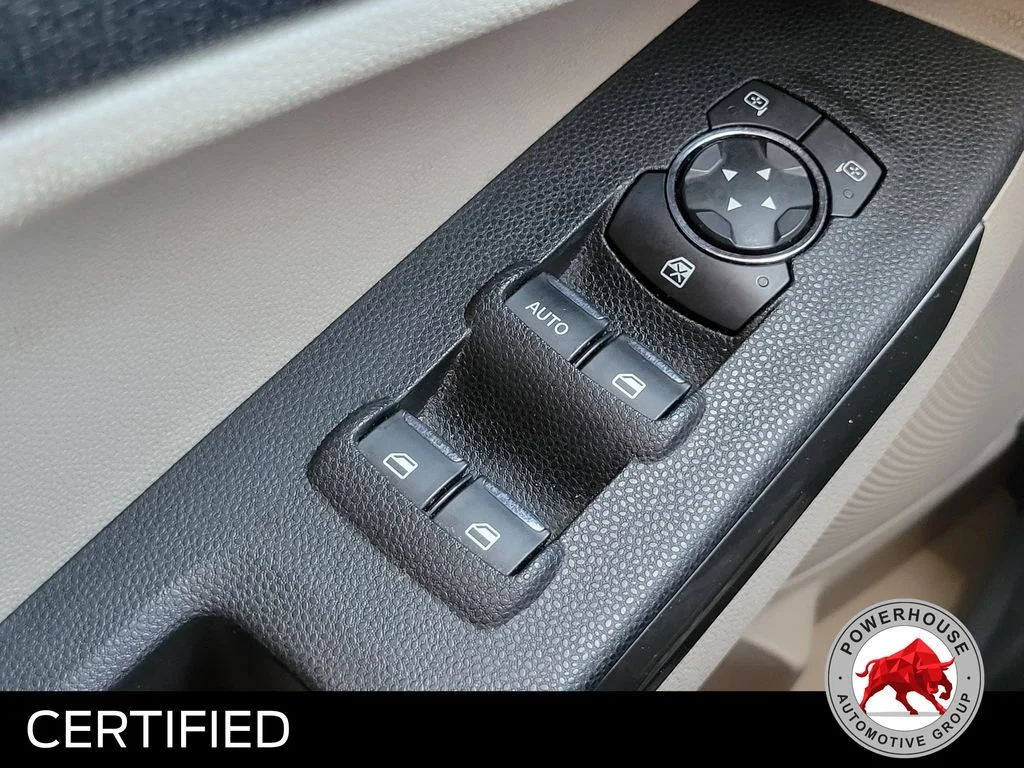 Used 2018 Red Ford SE image 28