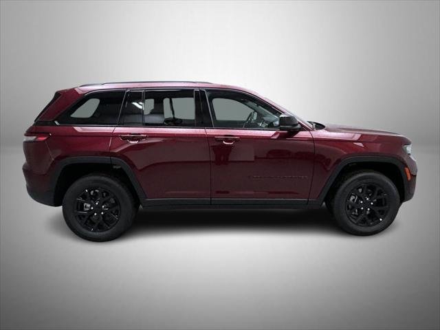 New 2025 Velvet Red Pearl-Coat Exterior Paint Jeep Altitude X image 4