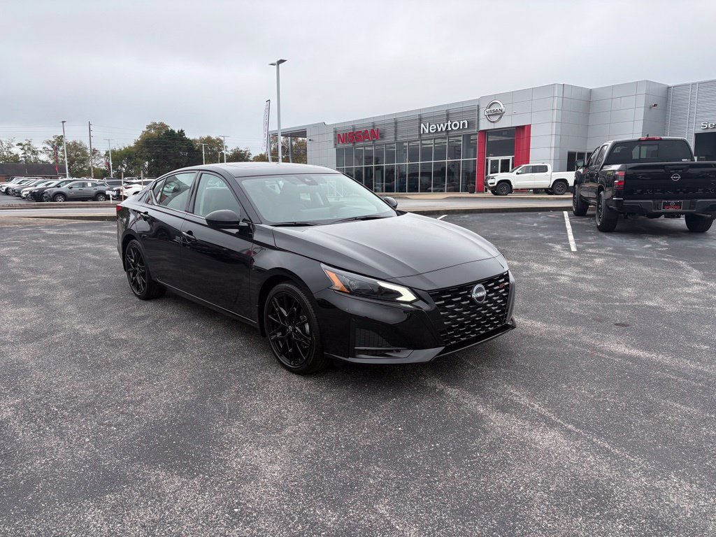 New 2026 Black Nissan 2.5 SR image 2