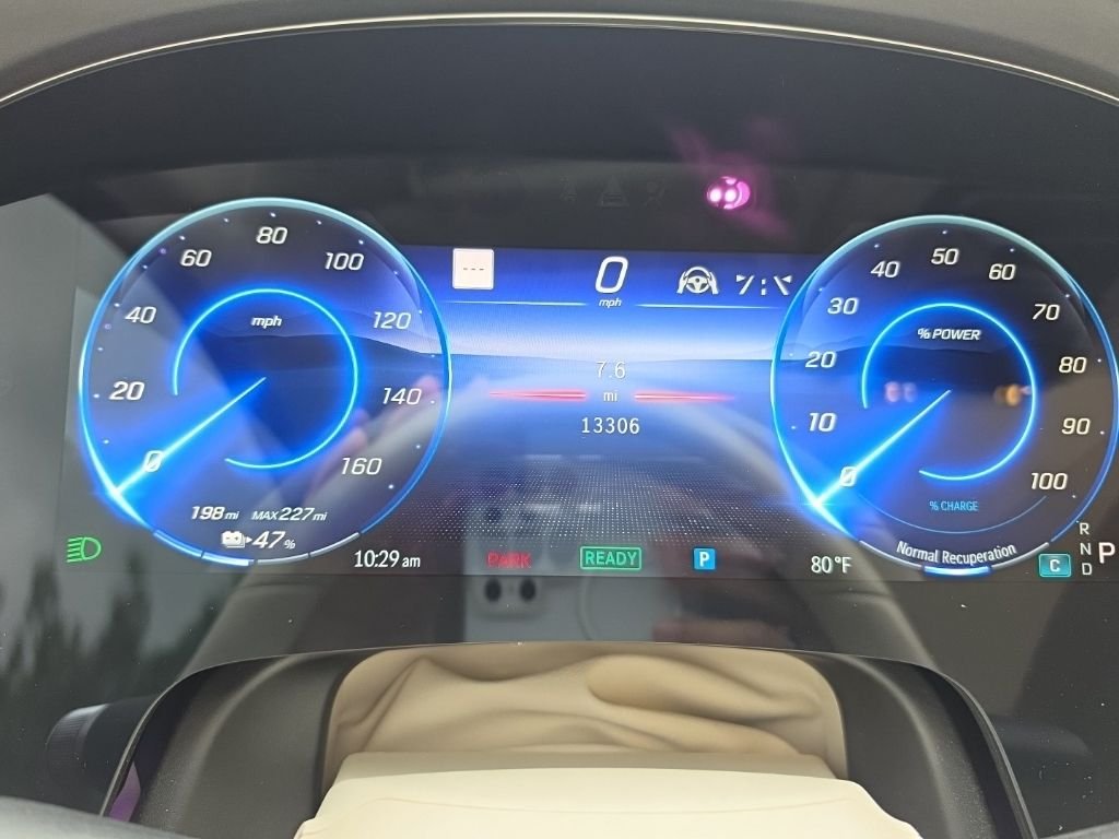 Certified Used 2024 Green Mercedes-Benz 450 image 2