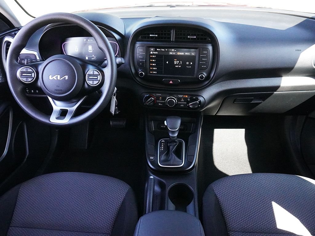 2025 Kia Soul LX - Photo 31