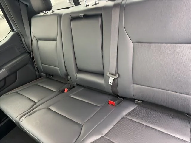New 2026 Glacier Gray Metallic Tri-Coat Ford F-250® Lariat® image 46