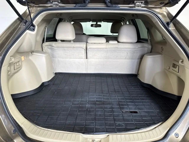 Used 2013 Golden Toyota LE image 19