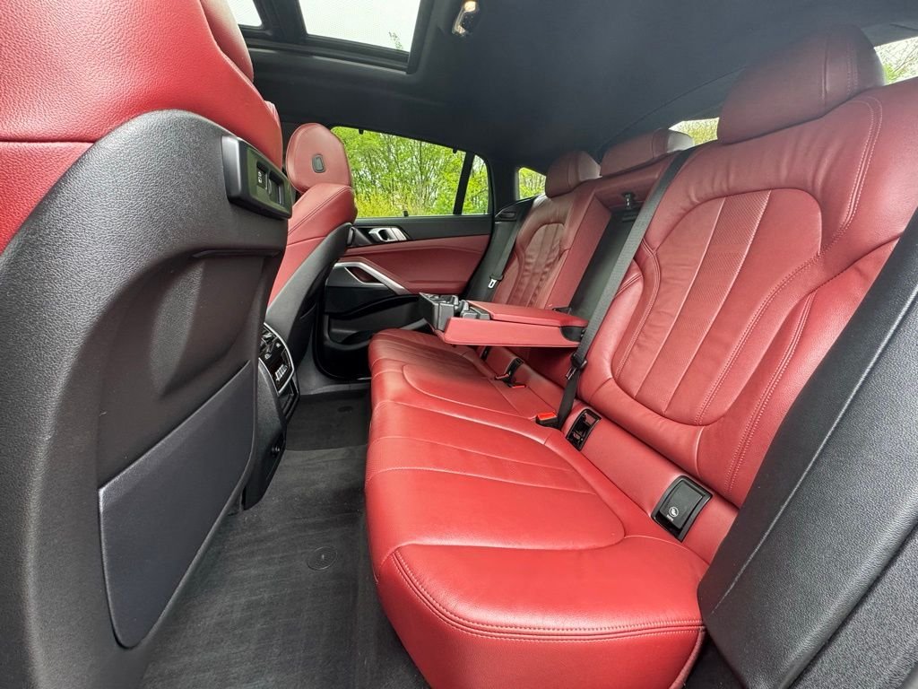 Used 2022 Black BMW xDrive40i image 20