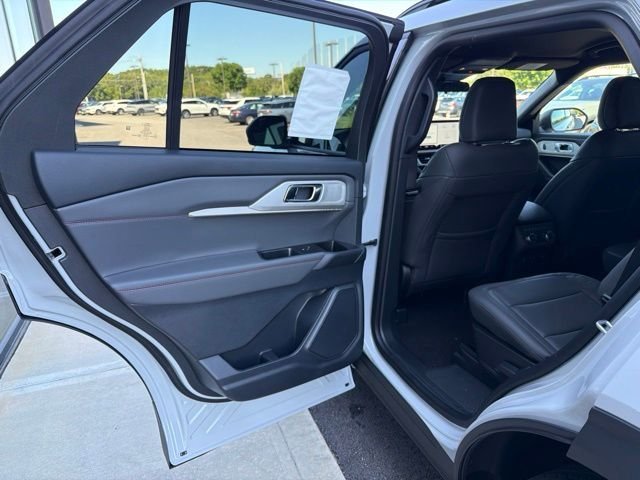 New 2027 Gray Ford 4DR 4WD ACTIVE image 10