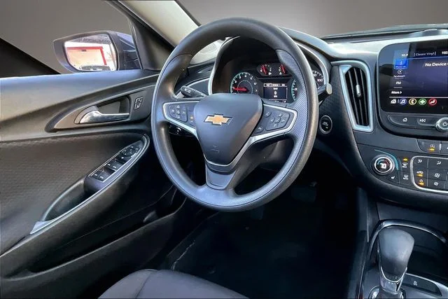 Used 2023 Gray Chevrolet LT image 8