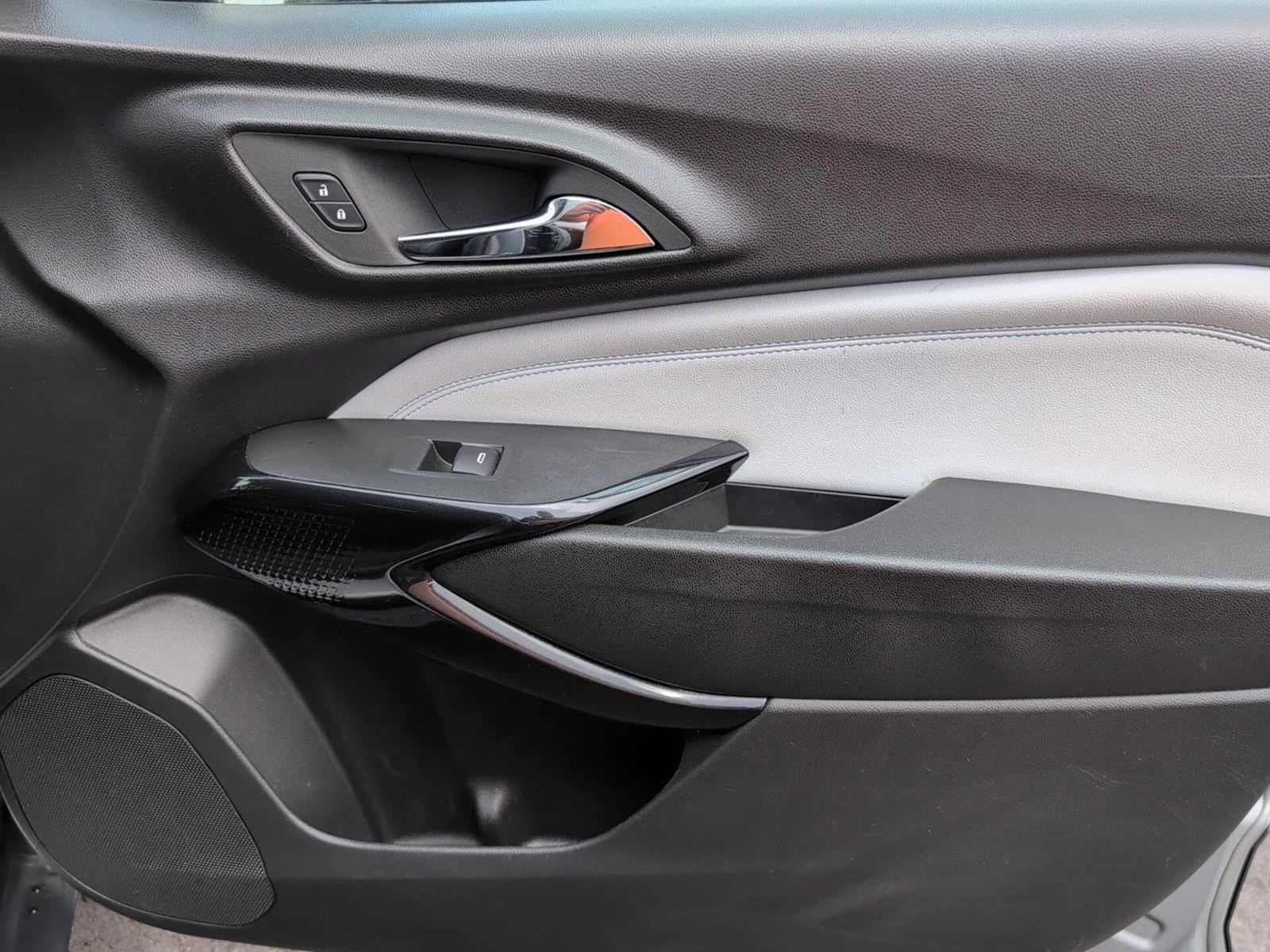 Used 2025 Sterling Gray Metallic Chevrolet LT image 38