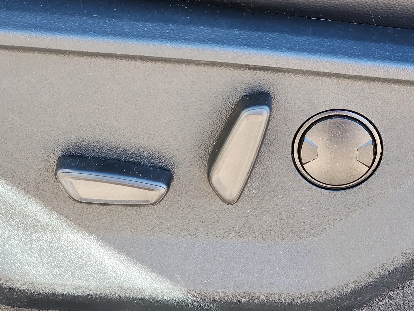 New 2026 Carbonized Gray Metallic Ford Lariat image 16