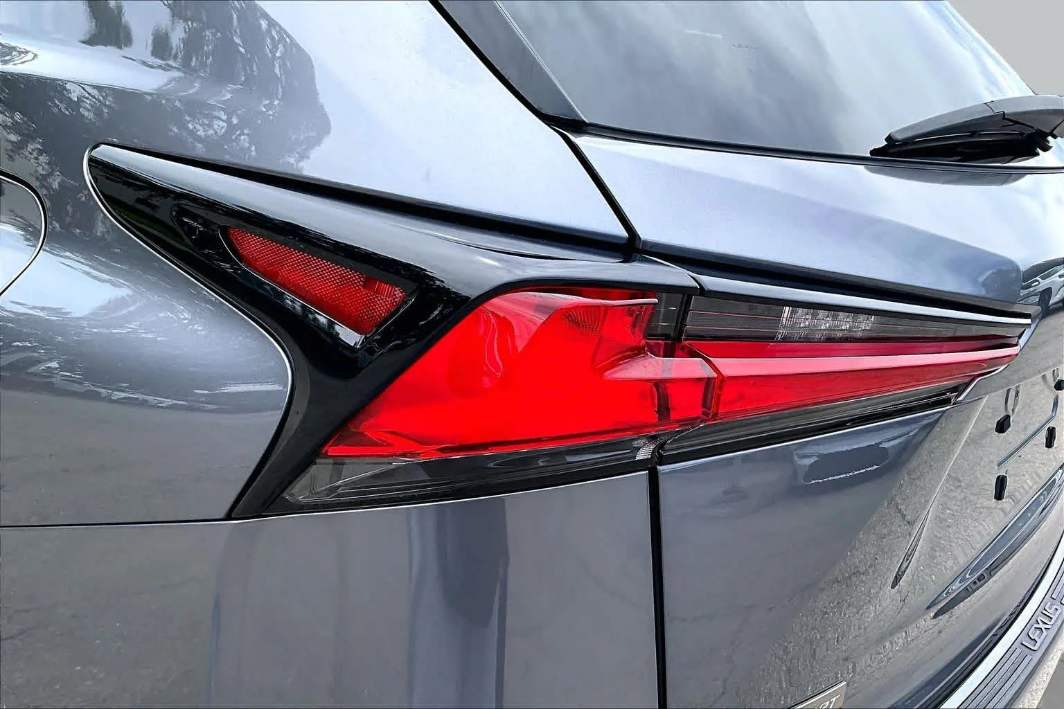 Used 2019 Nebula Gray Pearl Lexus F SPORT image 29