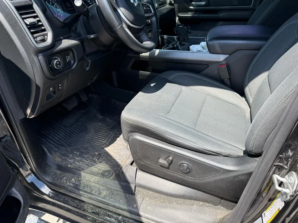Used 2021 Diamond Black Crystal Pearlcoat Ram Big Horn image 10