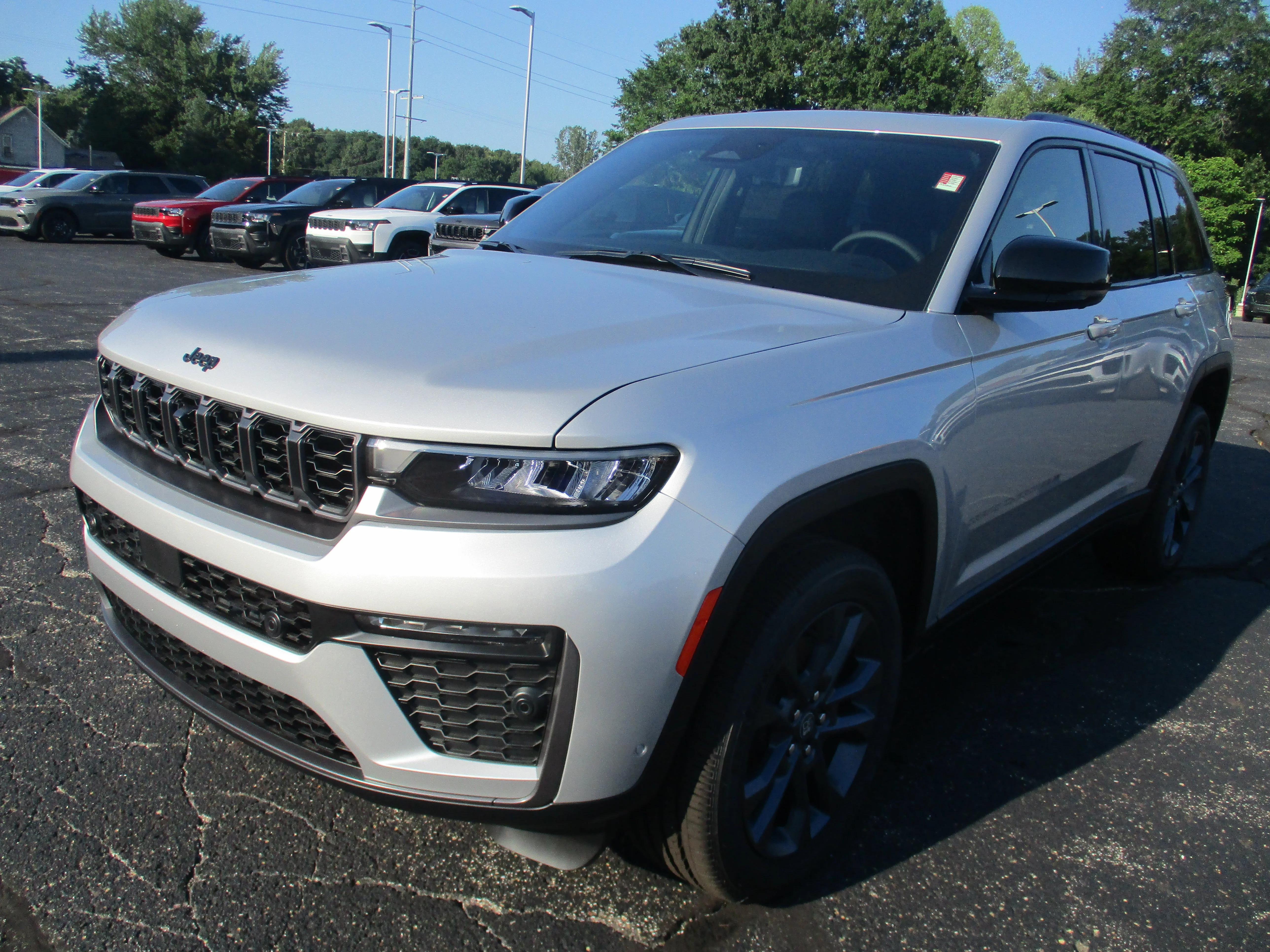 New 2026 Silver Zynith Jeep 85th Anniversary Edition image 3