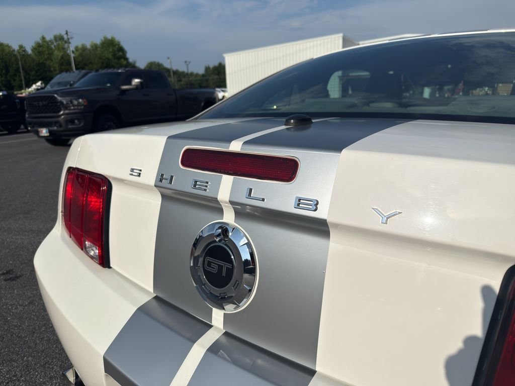 Used 2007 White Ford GT image 9