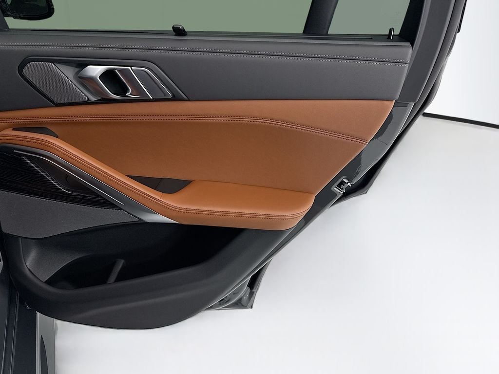 New 2027 Gray Metallic BMW xDrive40i image 26