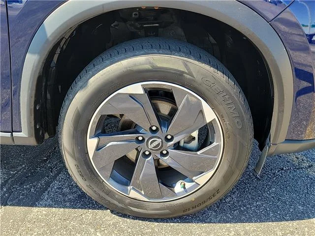 Used 2025 Deep Ocean Blue Pearl Nissan SV Front-Wheel Drive image 6