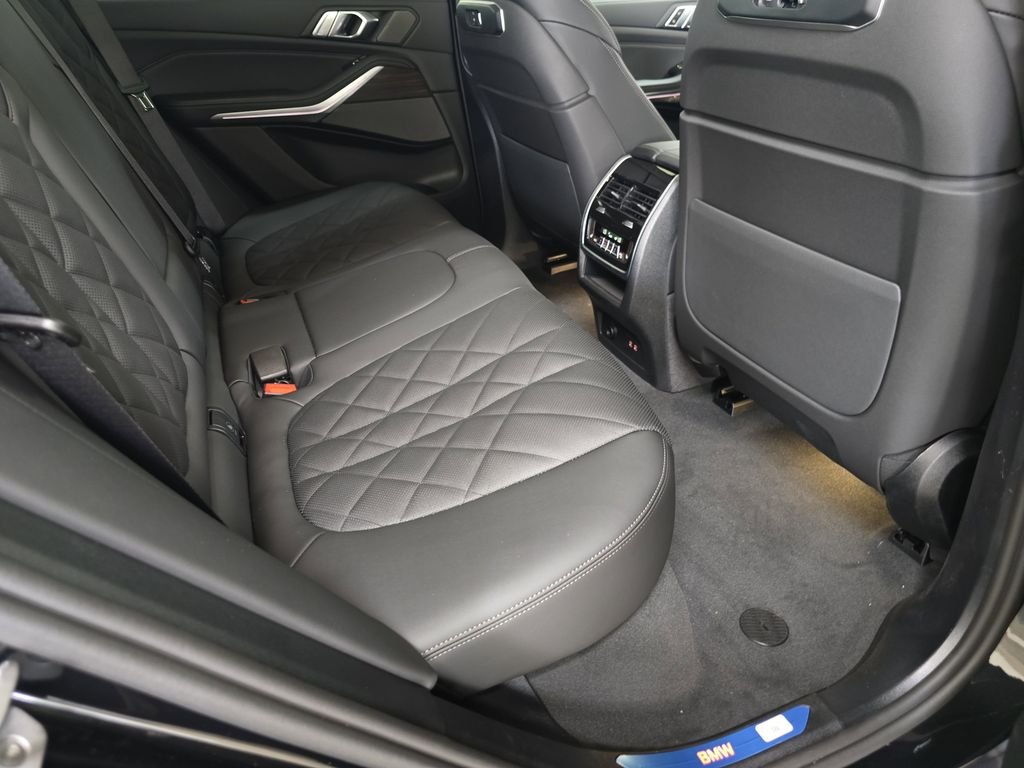 New 2026 Black Sapphire Metallic BMW xDrive40i image 11