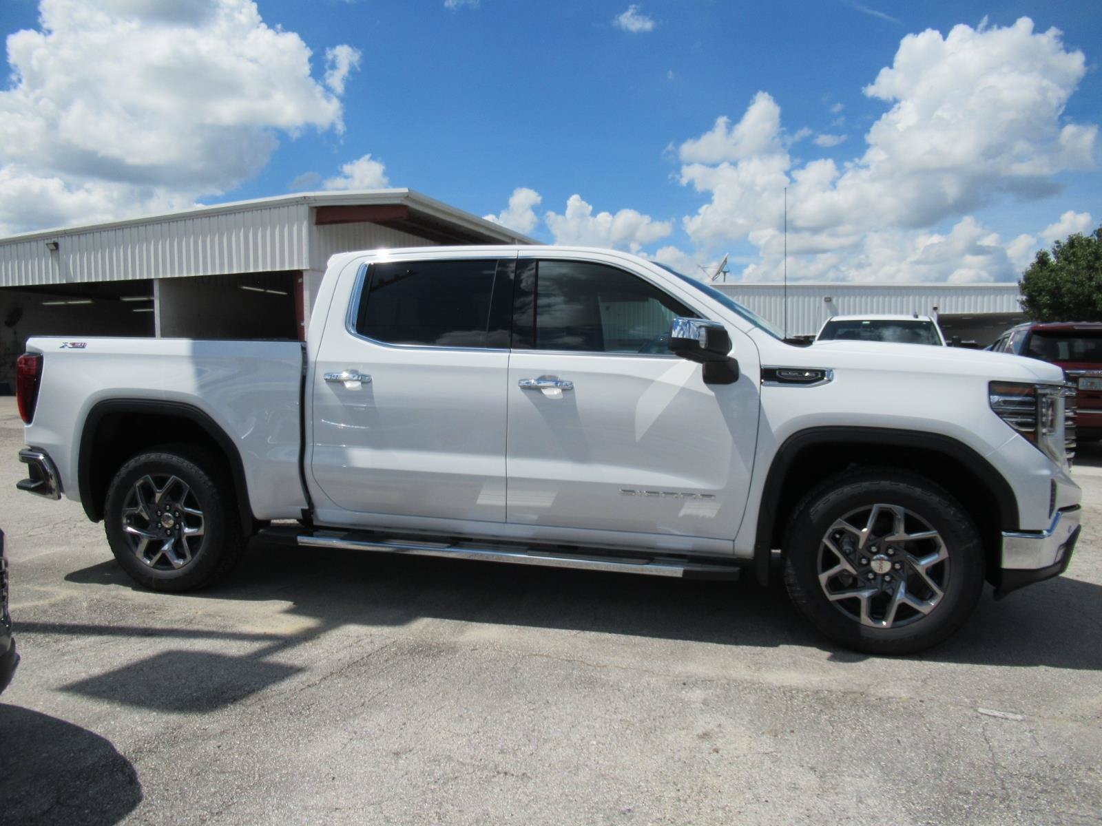 New 2026 Summit White GMC SLT image 2