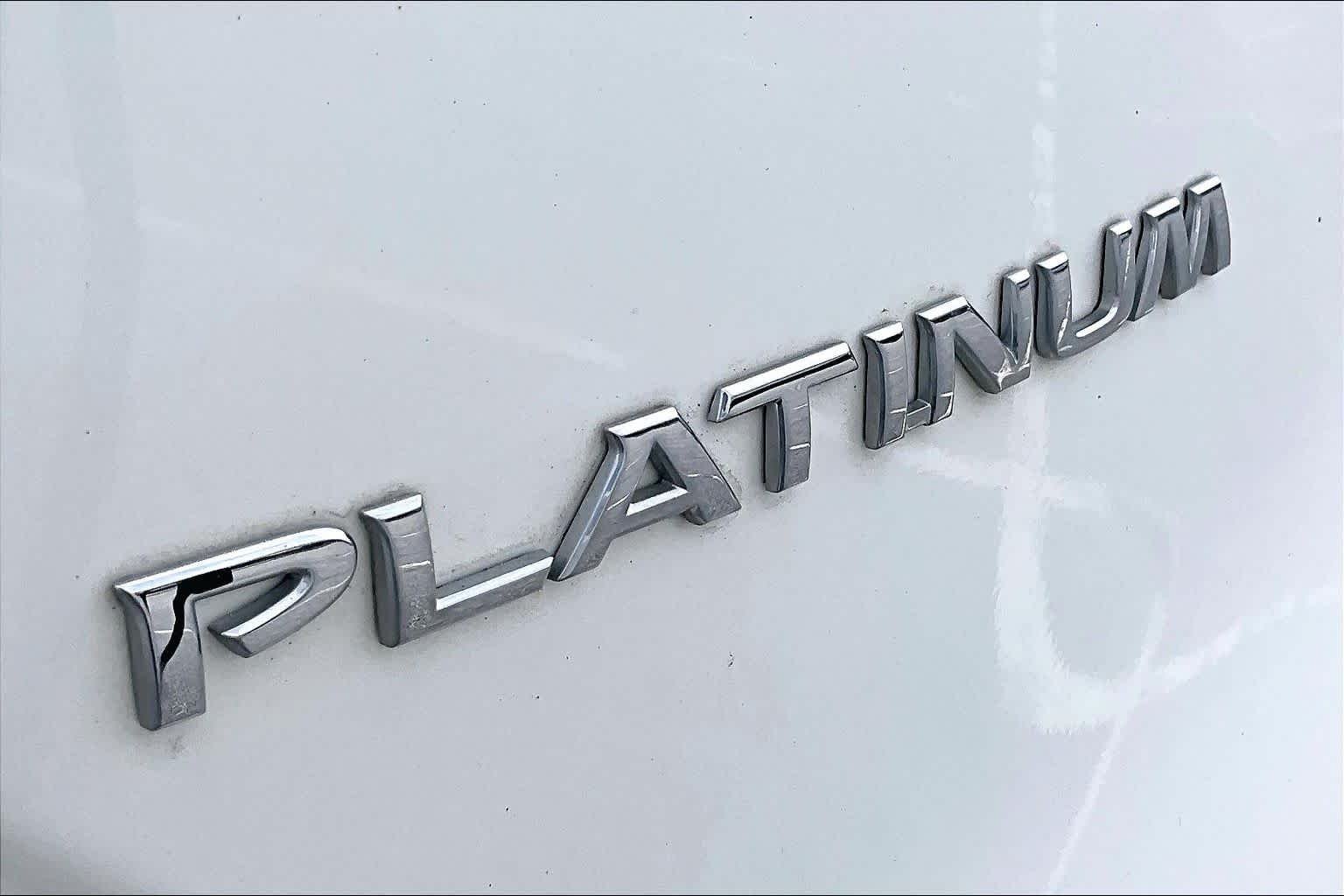 Used 2019 Pearl White Tricoat Nissan Platinum image 31