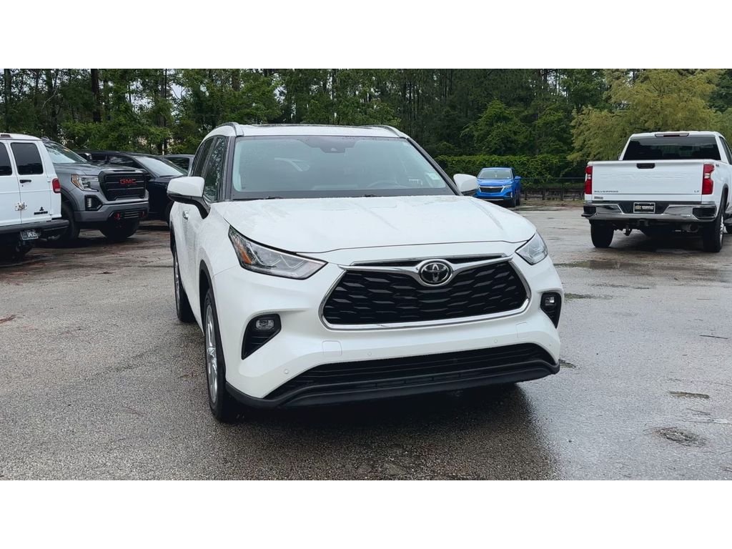 Used 2020 White Toyota Limited image 3