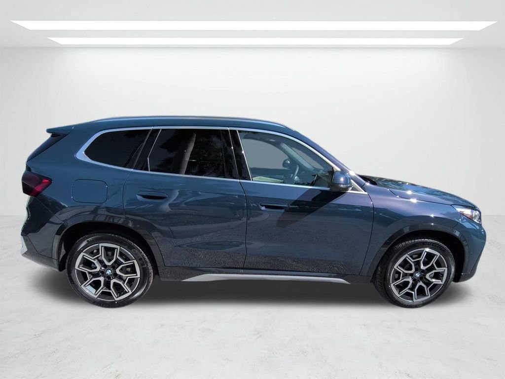 New 2026 Night Dusk Blue Metallic BMW xDrive28i image 3