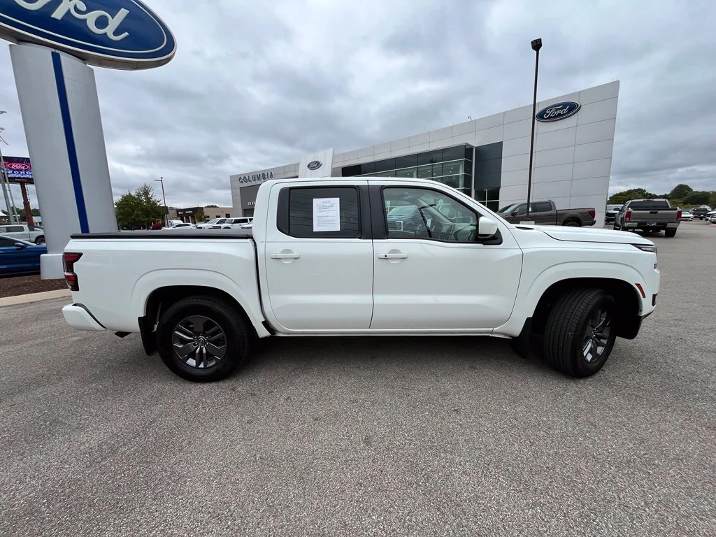 Used 2025 White Nissan SV image 7