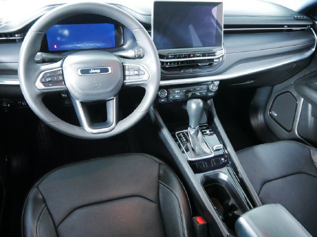 Used 2023 Silver Jeep High Altitude image 4