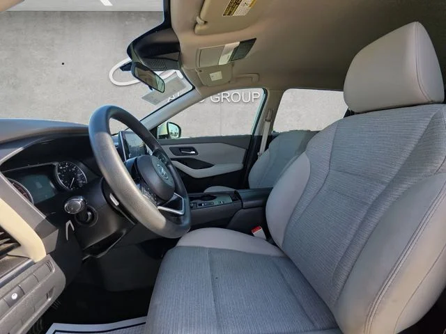 Used 2021 White Nissan SV image 19