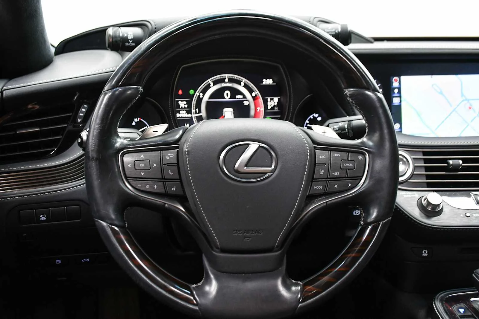 Used 2018 Matador Red Mica Lexus  image 19