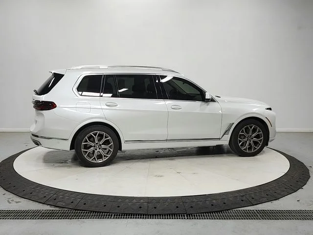 Used 2024 White BMW xDrive40i image 9