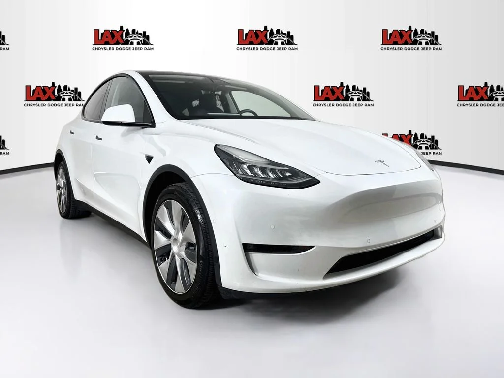 Used 2022 White Tesla Long Range image 1
