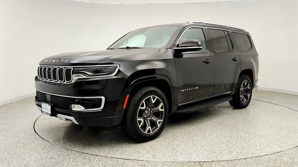 Used 2023 Diamond Black Crystal Pearlcoat Jeep Series III 4x4 w/ Convenience Group & Quadra-Lift Suspension image 1